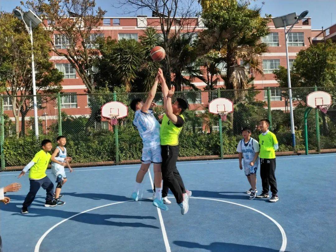 NBA球队气氛融洽，团队协作逐渐健康成长的简单介绍