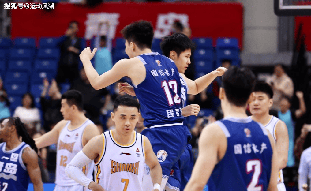季后赛中球队们更加努力拼搏